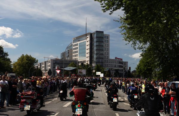 HarleyHH2011   120.jpg - Hamburger Harley Days 2011, Harley Davidson, Sonntag, den 26. Juni 2011, Motorradgottesdienst (MOGO), Gottesdienst, Parade,